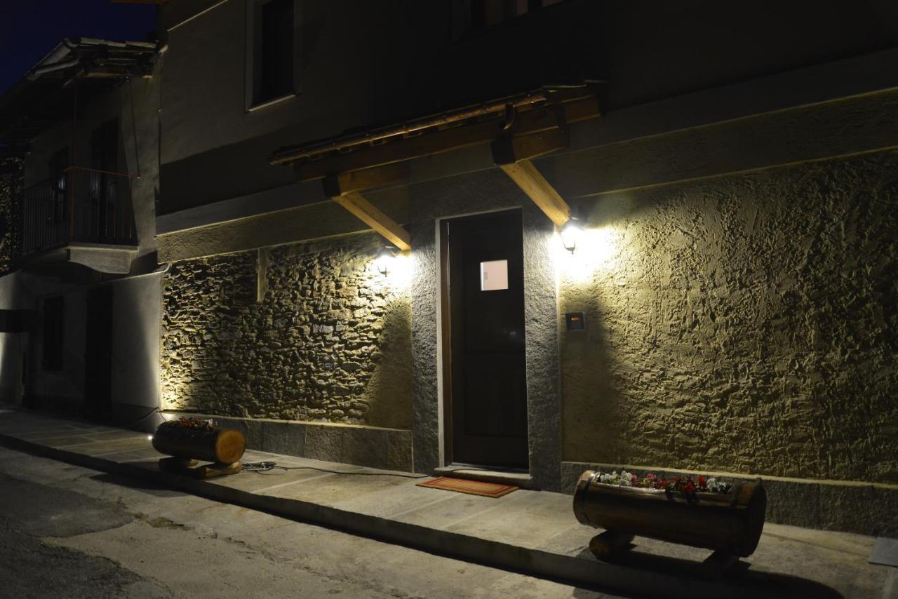 Agriturismo Ai Pruesot Bagnolo Piemonte Exteriör bild