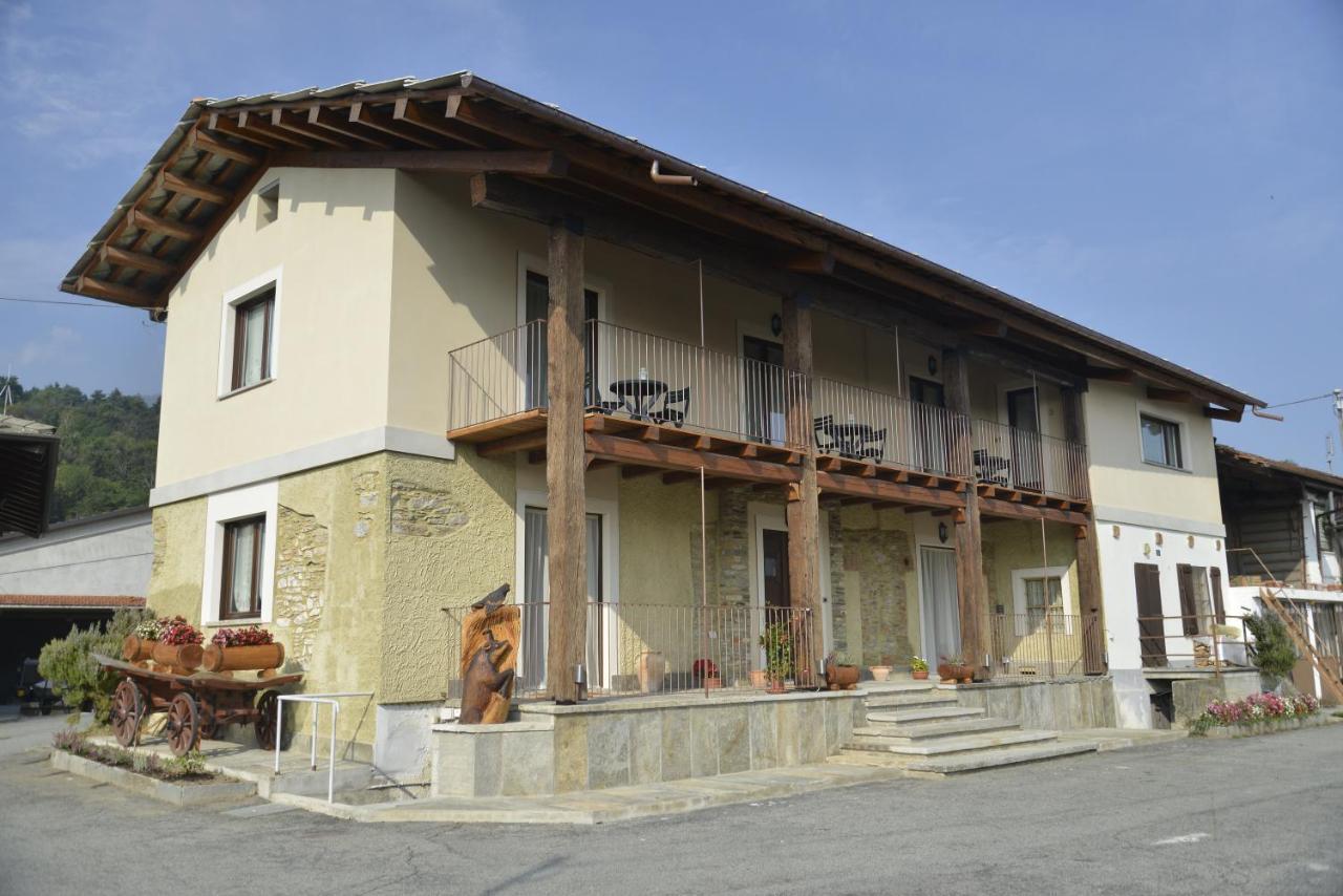 Agriturismo Ai Pruesot Bagnolo Piemonte Exteriör bild