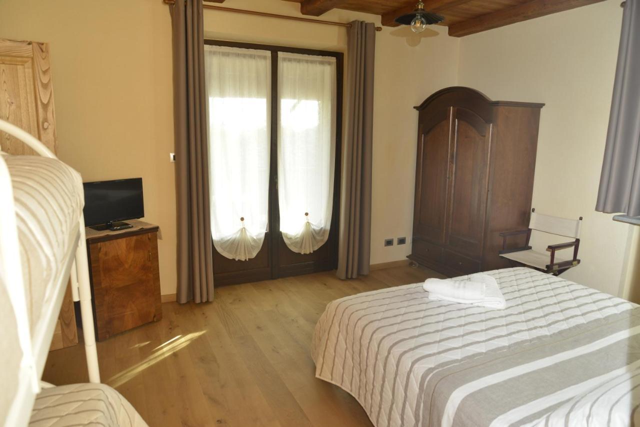 Agriturismo Ai Pruesot Bagnolo Piemonte Exteriör bild
