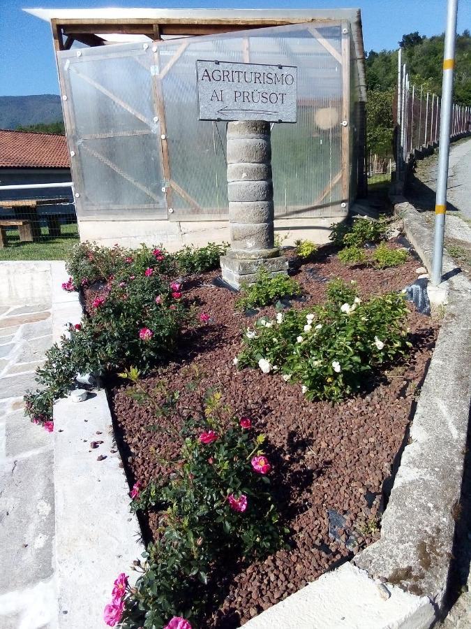 Agriturismo Ai Pruesot Bagnolo Piemonte Exteriör bild